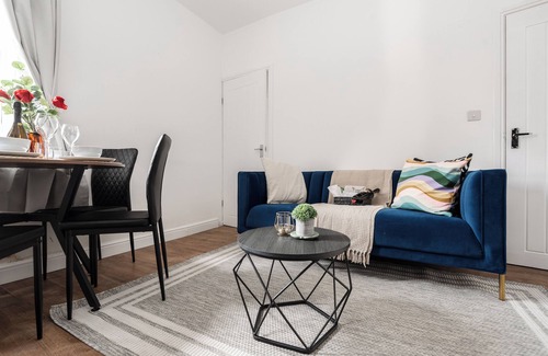 Liverpool House | New 4bedroom home| Near LFC & EFC | Discounted Breakfast Available