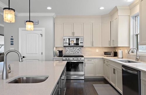 Surf City House | New 5 Bedroom house with Heated Pool