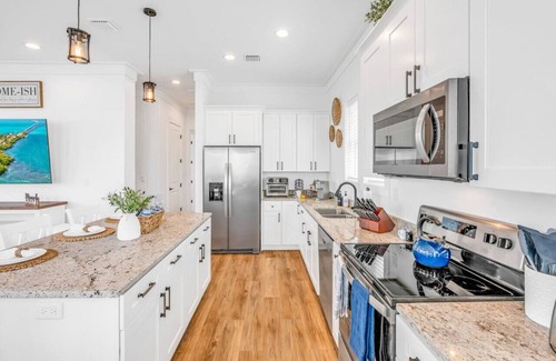 Key Colony Beach House | New 5BR Luxury Pool Home Seagrass-Free Ocean View