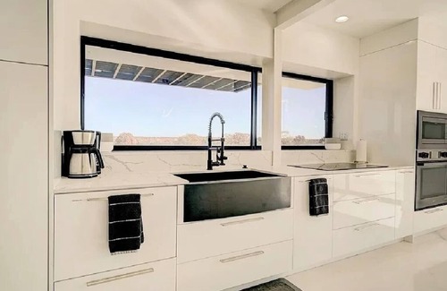 Ardmore House | New! 9200sqft of Pure LUX 2.2M