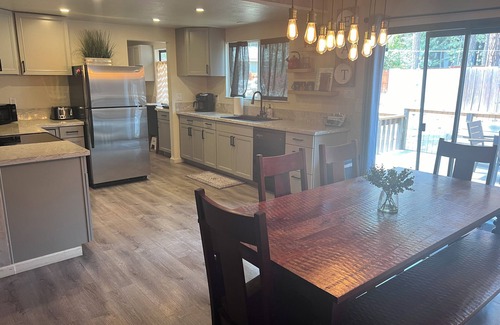 Plumas Eureka Estates House | New AC Installed: 3 bedroom home with golf course view , Dogs OK