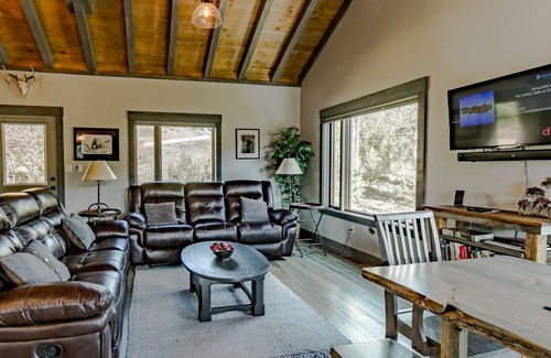 Virginia City House | NEW AIR COND. CREEK-SIDE CABIN ON WOODED LOT IN HISTORIC VIRGINIA CITY, MONTANA