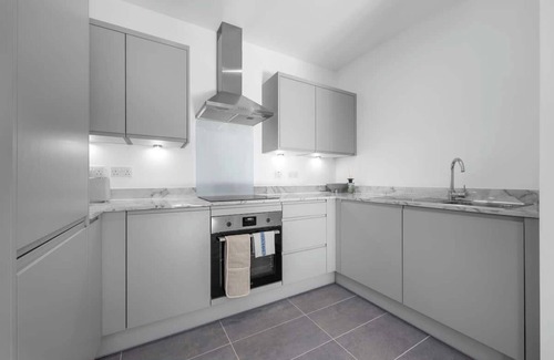 Trafford Apartment | NEW Altrincham flat free parking by City SuperHost