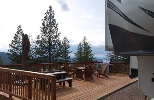 Bigfork House | NEW!! Amazing Views!! Luxury RV on the Mountain - Flathead Lake/Glacier NP