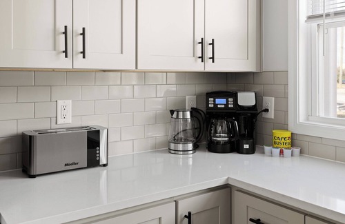 Southwest Raleigh House | NEW and Modern Home Mins from DT Raleigh