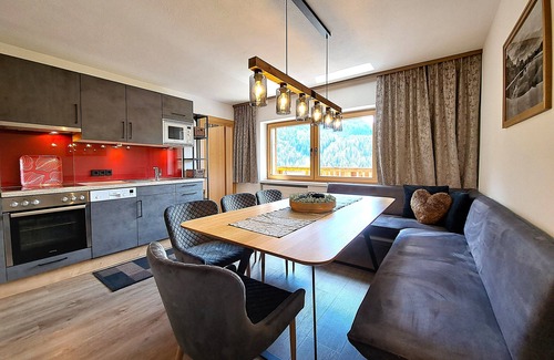 Ehrwald Apartment | New Apart at the Zugspitze with spa, hot tub, barbecue area, beautiful outdoor area.