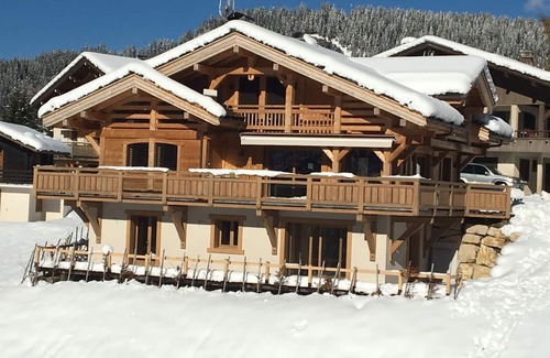 La Clusaz Apartment | NEW apartment 4 people great benefits near slopes and 1km from the village