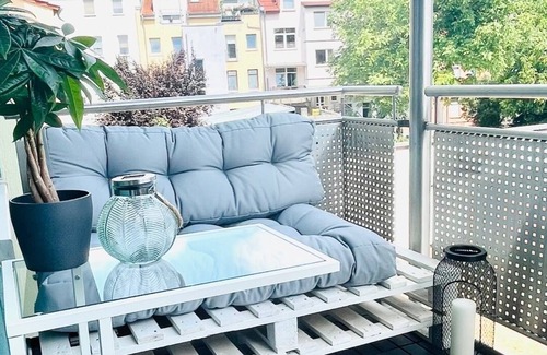 Andreasvorstadt Apartment | New Apartment - City, Wlan,netflix, Queensize