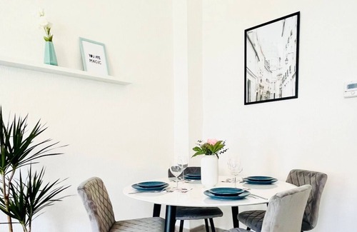 Andreasvorstadt Apartment | New Apartment - City, Wlan,netflix, Queensize