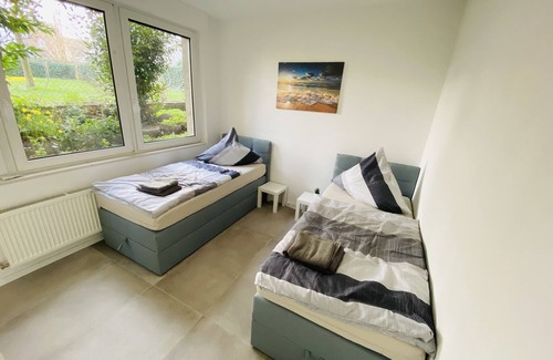 Geseke Apartment | New Apartment l 3 Beds l 2 Bedrooms l Wi-fi