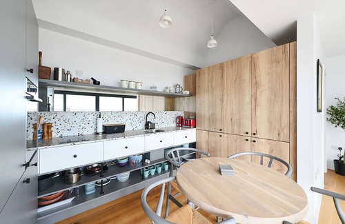 Hastings Apartment | New apartment nestled on the seaside with expansive views of cliffs, sea and sky