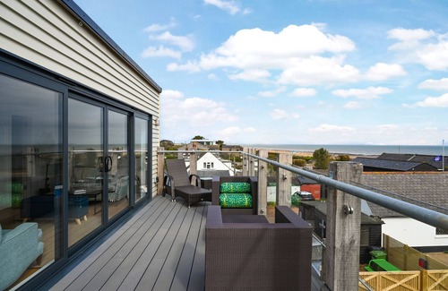Hastings Apartment | New apartment nestled on the seaside with expansive views of cliffs, sea and sky