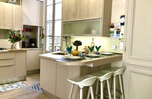 Avignon City Centre Apartment | NEW AVIGNON PLACE JÉRUSALEM beautiful climatisé apartment 2 min PALAIS DES PAPES