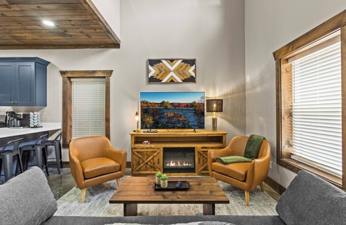 Stanton House | New Barndominium/12 Guest/2 Hot Tubs/2 Kitchens/2 Firepits