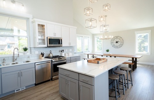 Roads End House | New Beach Home in Roads End, Views, Hot Tub, Fire Pit, 5 Master Suites