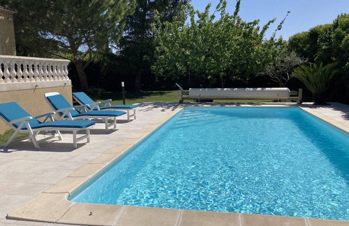 Sauveterre Villa | New ! beautiful house, near Avignon, private pool and jacuzzi