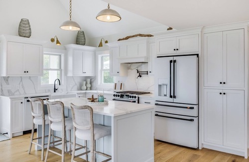 Campground Landing House | New Beautifully Designed Home with Private Beach Access