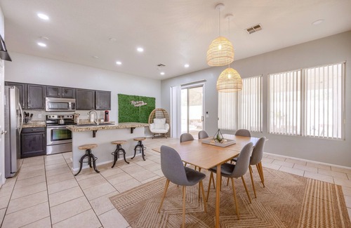 Estrella Vista House | New Boho Chic 4 Bed/2 Bath Vacation Home