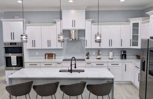 Tampa House | New Build 3BR Lux West Tampa House WALK To Stadium