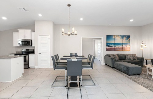 North Port House | New Build 4 BR. 2 BA. Retreat Near Warm Mineral Springs & Beaches. Family choice
