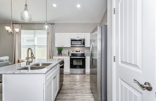 Ono Island House | New Build w/4 Beach Cruisers | Pet Friendly w/Fenced Yard & Fire Table |Playground |Minutes to Beach