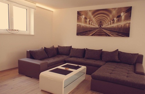 Schnelsen Apartment | NEW BUILDING 2015, 80m², 3 rooms, near Niendorfer enclosure