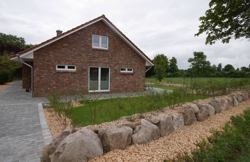 Wangels House | NEW BUILDING - Country house vacation with a near-natural garden near the Baltic Sea