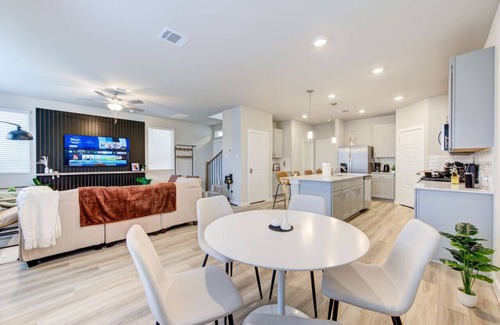 Clodine House | New built Home, Chinatown, Little Saigon, King bed