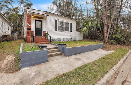 Benjamin Van Clark Park House | NEW! C.A.L.M. – Cottage at the Last Mile