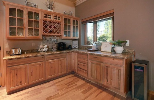 Sierra Pines House | NEW! Cabin in the pines w/kids game room , fire pit and BBQ!