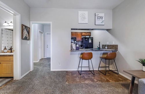Twin Falls House | NEW! Canyon Trail Condo. Private. Full kitchen! ๐ CANโT BEAT THIS LOCATION! ๐