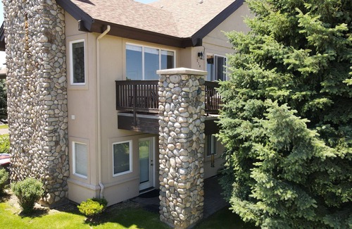 Twin Falls House | NEW! Canyon Trail Condo. Private. Full kitchen! ๐ CANโT BEAT THIS LOCATION! ๐