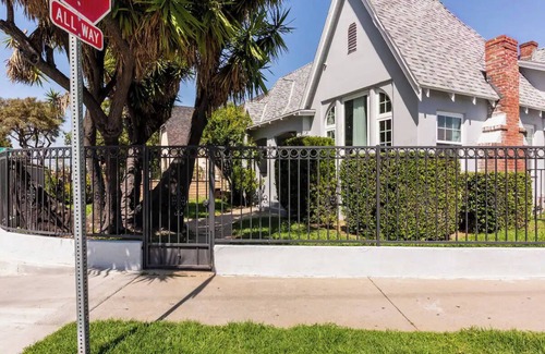 East Los Angeles House | NEW Casita Azul in East LA