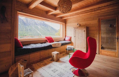 Montgenevre Ski Chalet | *New* Chalet Mandarine, luxury chalet for 13 people w/sauna and jacuzzi