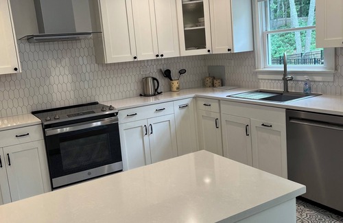 Hampton Bays House | NEW Charming 3-bedroom house with pool ,AC,and WIFI in marvelous Hampton Bays.