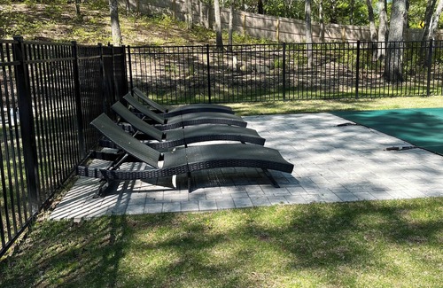 Hampton Bays House | NEW Charming 3-bedroom house with pool ,AC,and WIFI in marvelous Hampton Bays.