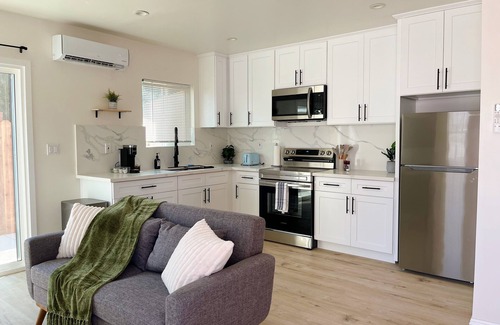 Riverside Apartment | New: Charming guest suite by UCR, Downtown & plazas