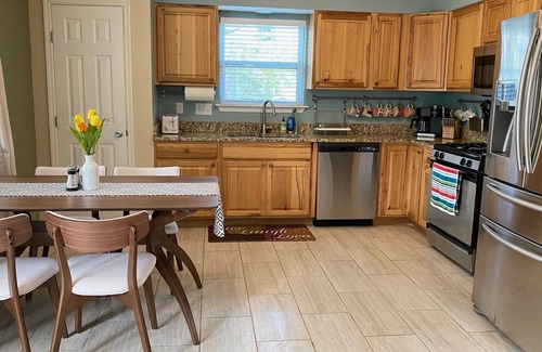 North Buttercup Creek House | New Charming Private Oasis near Community Pool and Park in NW Austin