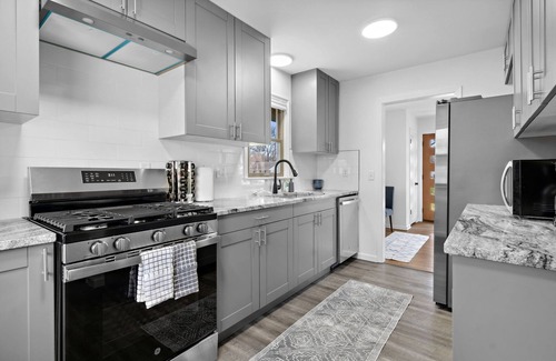 Richfield House | New! Chic 5-Bedroom Retreat!