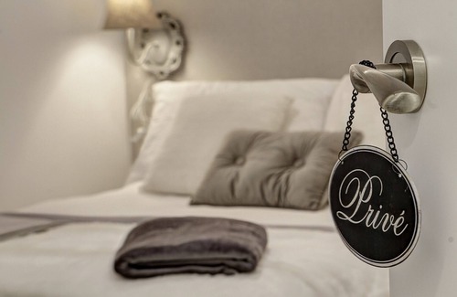 Figares House | * NEW * CITY CENTER, SAN ANTON-PUERTA REAL-ALHAMAR-ACERA DEL DARRO STREET