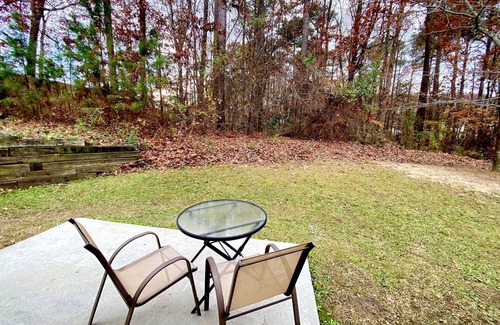 Church Street House | NEW Contemporary Home 7 mins to Airport-Renovated