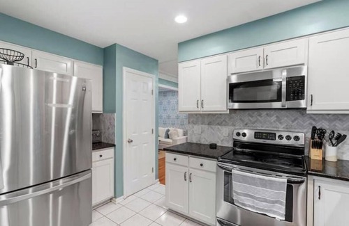 Southwest Raleigh House | New Convenient Hub near NCSU & Downtown Raleighnn