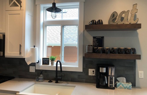 New Buffalo House | New cottage with pool and walkable to downtown/beach