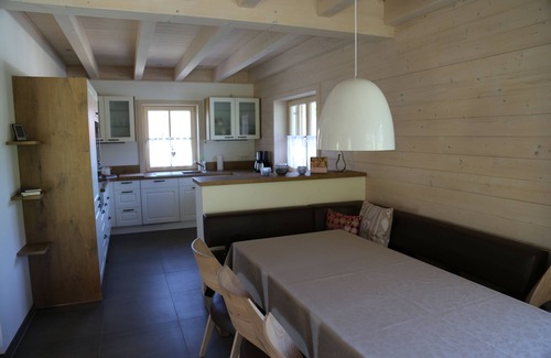 Steibis House | New country-style vacation home with large pool, garden and garage