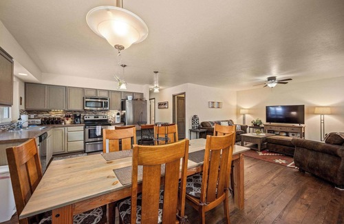 Carey Bay House | New Cozy Conkling Home with Hot Tub