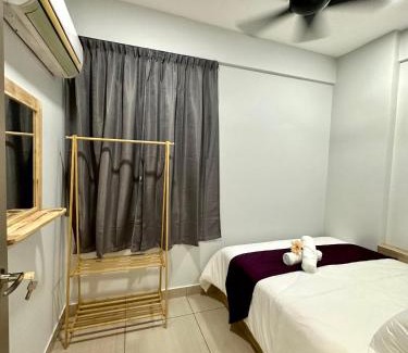 Tebrau Apartment | New! Cozy Cottage 3BR Suite - Austin Height 10pax