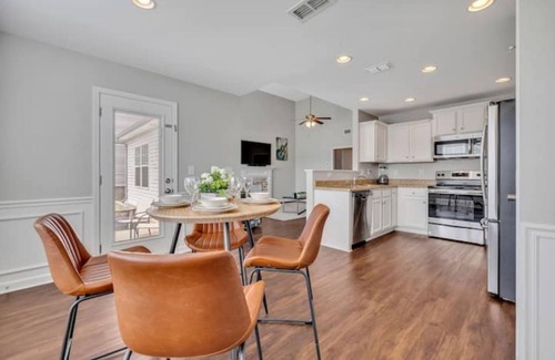 Spring Hill House | New! Cozy Spacious 3BR Spring Hill Home!