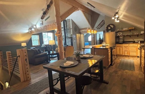 Steam Engine Meadows Condo | New Custom Log Condo Centrally Located in The Serene Mountains Of Brian Head.