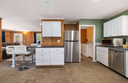 Bend Cabin | *New* Deschutes Riverwoods Retreat