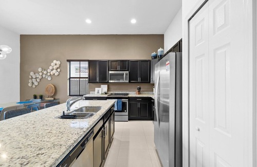 Tamiami House | New Designer Home In The Heart Of Miami